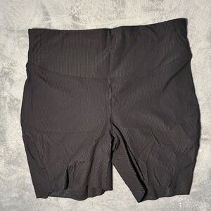 EUC lululemon size 10 women’s shorts